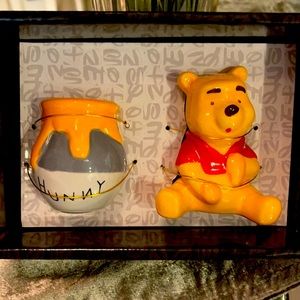 Disney Winnie the Pooh & Hunny Pot 2-Piece Salt & Pepper Shakers Set
